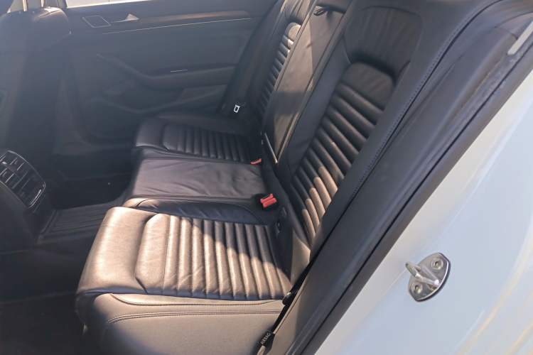 Used Volkswagen Magotan 2019 330TSI DSG Luxury Version China VI Standard
