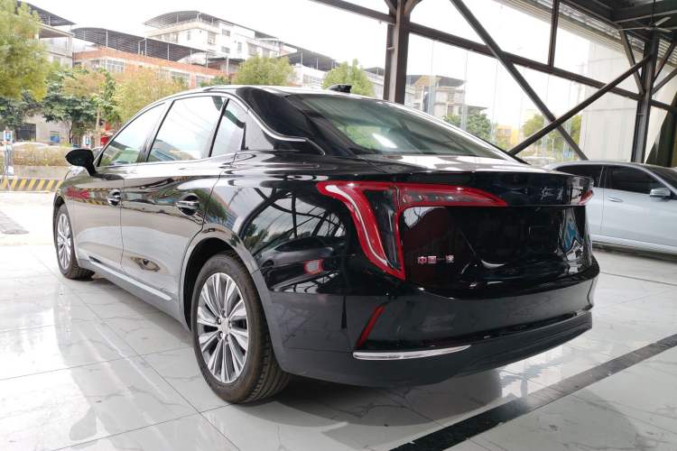 Used Hongqi E-QM5 2024 450km Range Commuter Version
