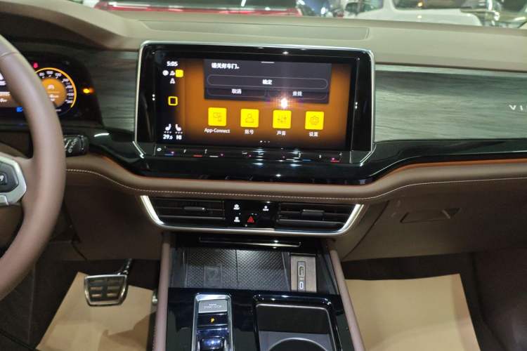 Used Volkswagen Viloran 2024 380TSI Premium Edition