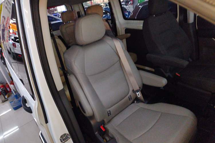 Used Ford Transit 2023 2.0T Diesel Automatic Multi-Function Commercial Vehicle Short Wheelbase Low Roof 5/6 Seats
