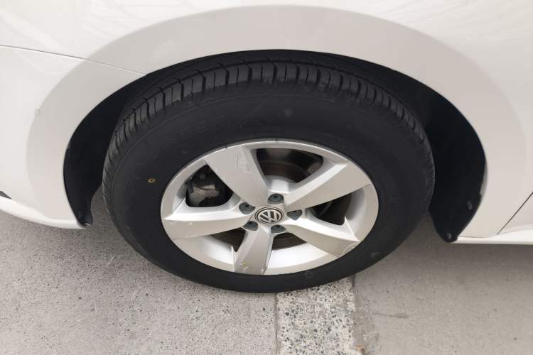 Used Volkswagen Gran Lavida 2015 1.6L Manual Fashion Edition