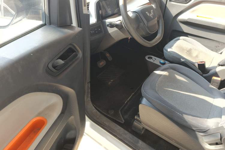 Used Wuling Hongguang MINIEV 2021 Macaron Sandwich Model 170 km Lithium Iron Phosphate
