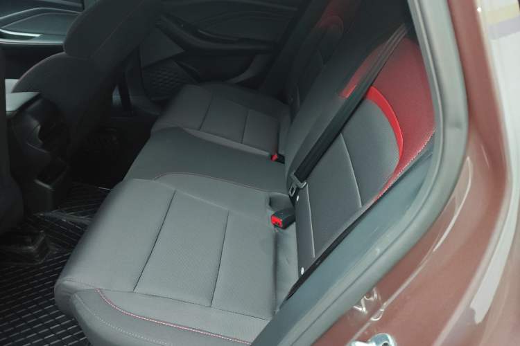 Used MG 5 2023 180 DVVT Manual Fashion Edition
