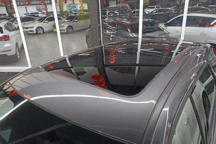 Used Changan UNI-Z New Energy 2024 Blue Whale Smart Electric iDD 125km Excellence Model
