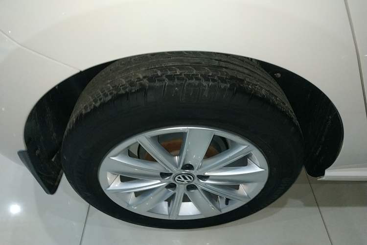 Used Volkswagen Polo 2014 1.6L Automatic Comfort Edition
