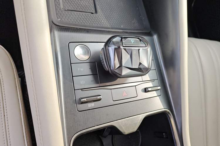 Used BYD Song L EV 2024 662 km Excellence Version
