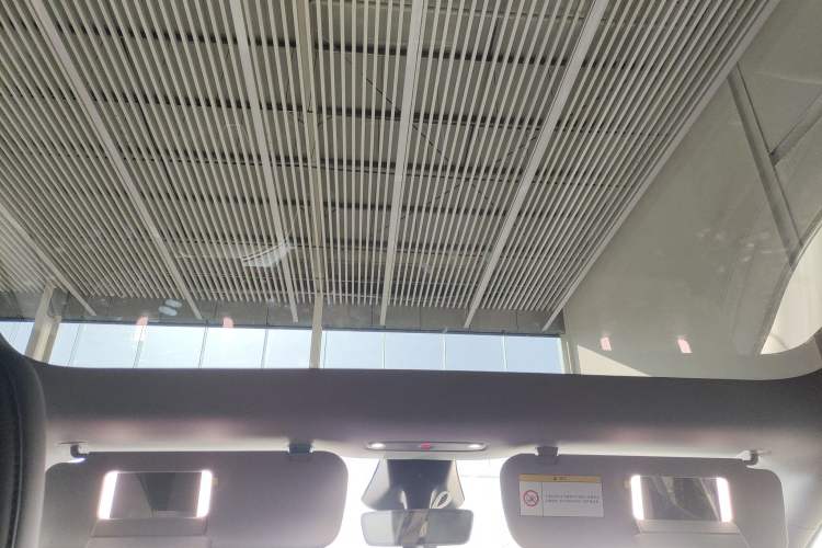 Used Tesla Model Y 2025 Rear-Wheel-Drive Version