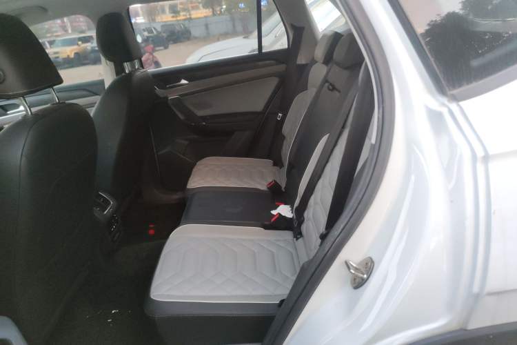 Used Volkswagen Tayron 2023 300TSI Two-Wheel-Drive Luxury Plus Advanced Edition
