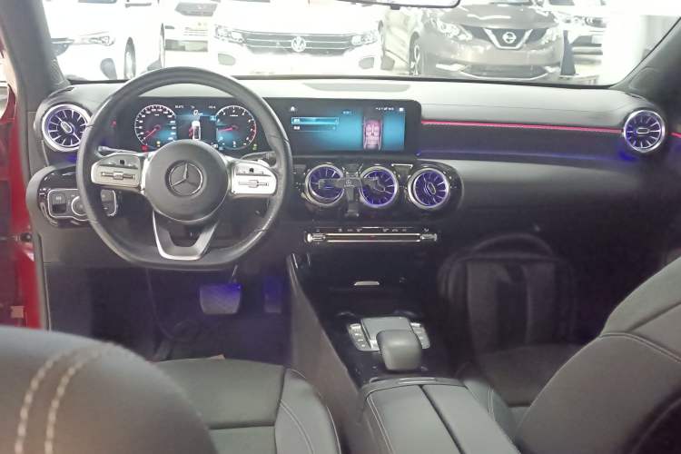 Used Mercedes-Benz A-Class 2021 A 200 L Sport Sedan Fashion Model
