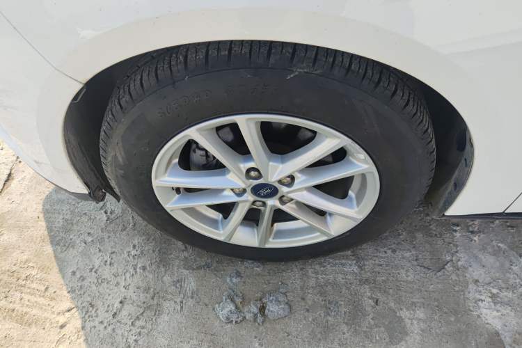 Used Ford Focus 2017 Hatchback 1.6L Automatic Fashion Edition Smart Drive Version
