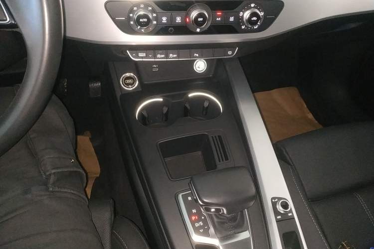 Used Audi A4L 2020 40 TFSI Fashion Dynamic Model
