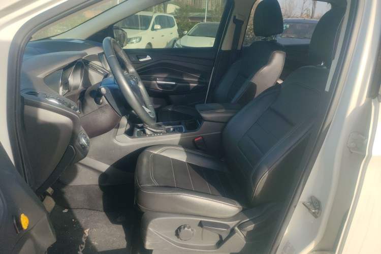 Used Ford Kuga 2018 EcoBoost 180 Two-Wheel-Drive Platinum Edition
