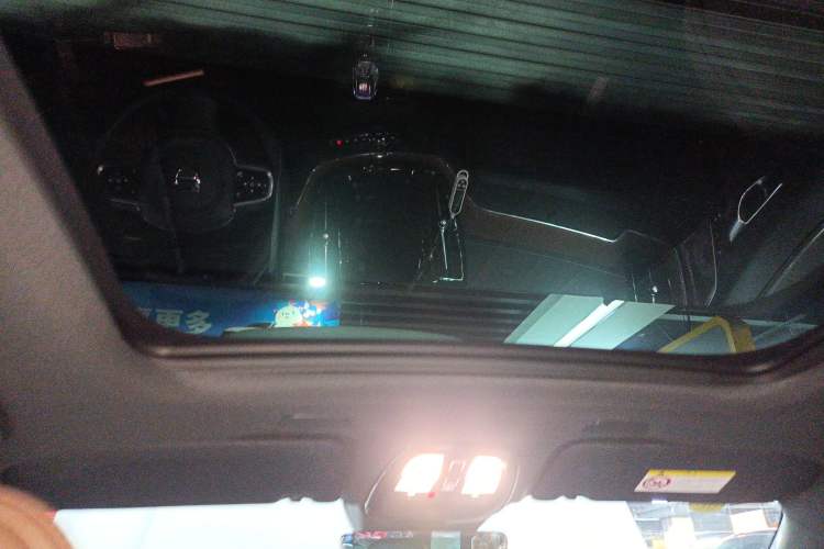 Used Volvo XC60 New Energy 2025 Plug-in Hybrid Long-Range All-Wheel Drive Smart Luxury Edition