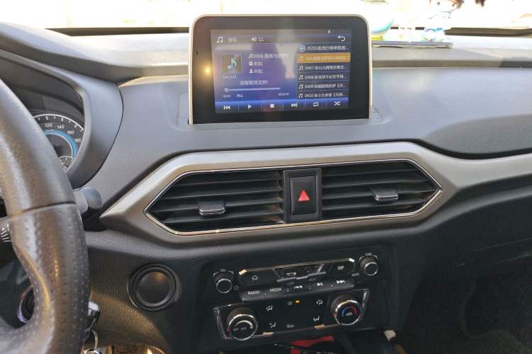 Used Dongfeng Fengon S560 2018 1.8L Manual Urban Model 7 Seats