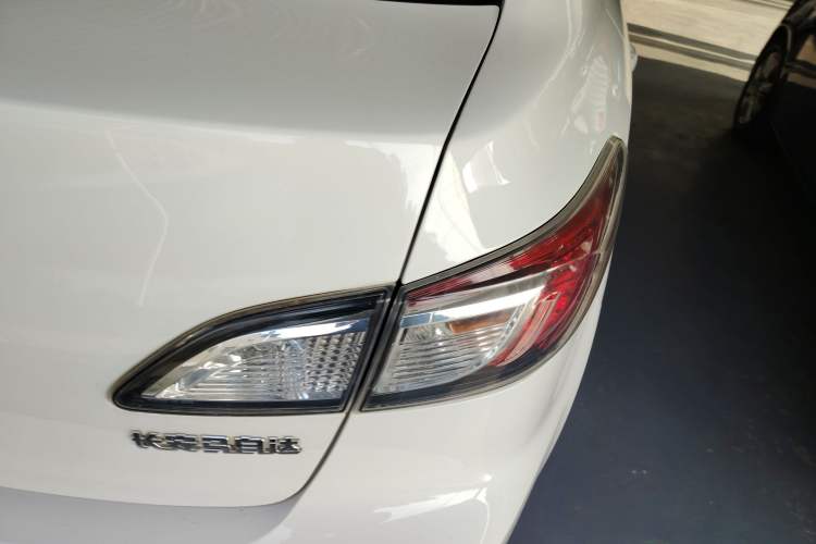 Used Mazda Mazda 3 2015 Sedan 1.6L Manual Comfort Model
