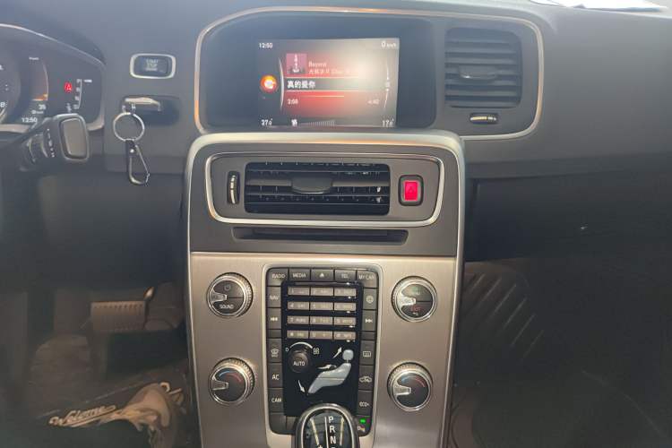 Used Volvo S60 2018 S60L T4 Smart & Ambitious Edition