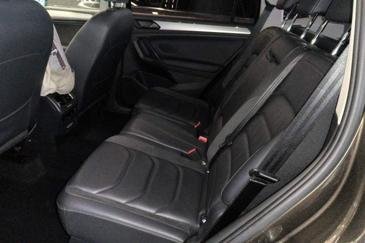 Used Volkswagen Tiguan L 2019 Updated Version 330TSI Automatic Two-Wheel Drive Panoramic Comfort Edition China VI Standard