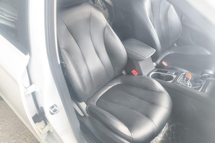 Used Roewe i5 2019 1.5L Automatic 4G Connected Langyue Edition
