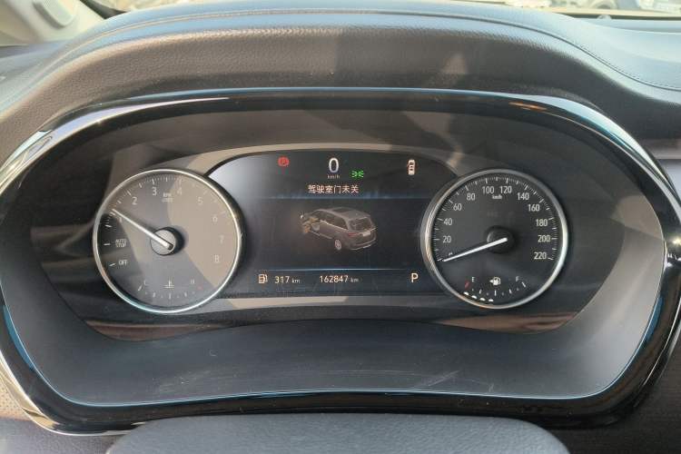 Used Buick GL8 2021 Land Cruiser Executive Class 652T Luxury Model
