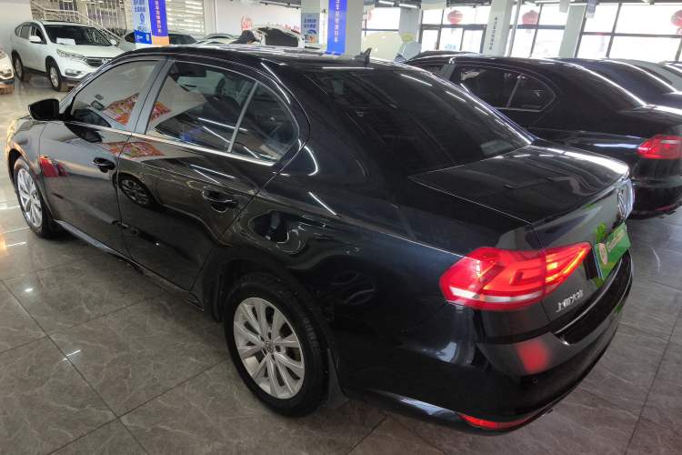 Used Volkswagen Lavida 2015 1.6L Automatic Comfort Edition
