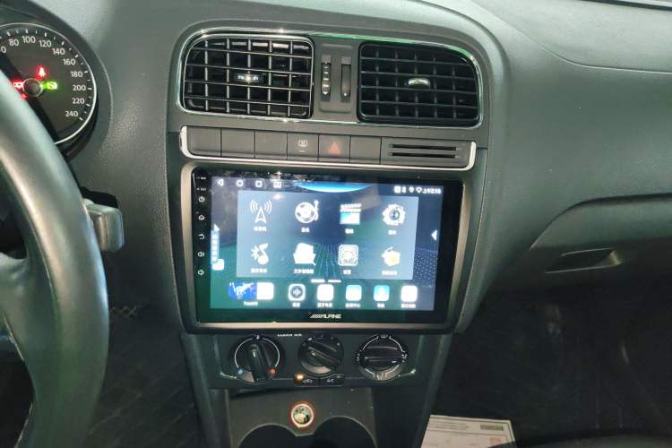 Used Volkswagen Polo 2016 1.6L Automatic Comfort Model