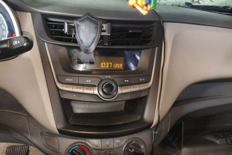 Used Chevrolet Sail 2015 Sail 3 1.3L AMT Ideal Edition
