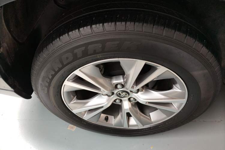 Used Toyota Highlander 2018 2.0T Two-Wheel Drive Elite Edition 7 Seats Emission Standard China V