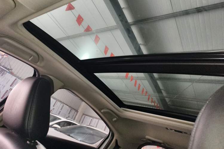 Used Honda Vezel 2017 1.8L CVT Front-Wheel Drive Pioneer Edition