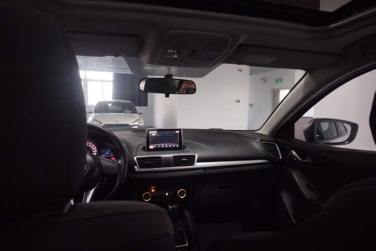 Used Mazda Mazda 3 Axela 2016 Sedan 1.5L Automatic Luxury Model