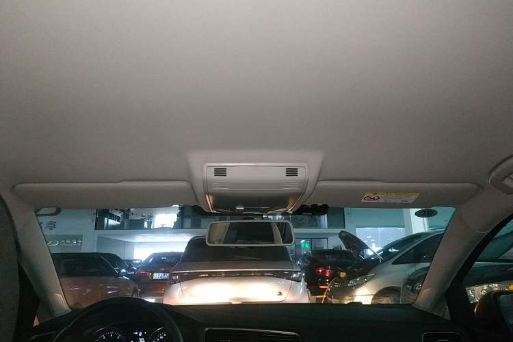 Used Volkswagen Golf 2016 1.6L Automatic Fashion Model
