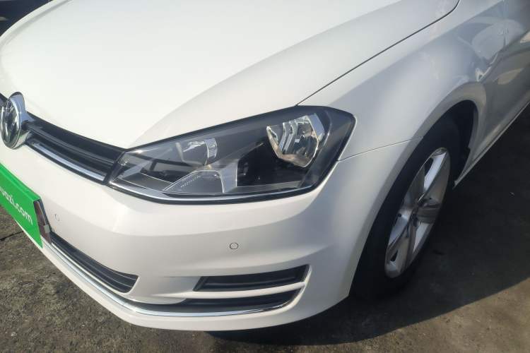 Used Volkswagen Golf 2017 1.6L Automatic Comfort Million-Vehicle Anniversary Edition
