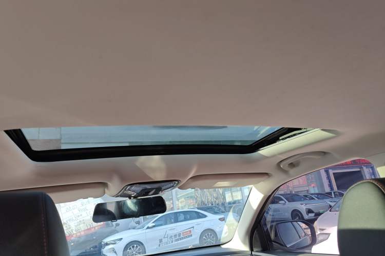 Used Changan CS55 2017 1.5T Manual Colorful Edition
