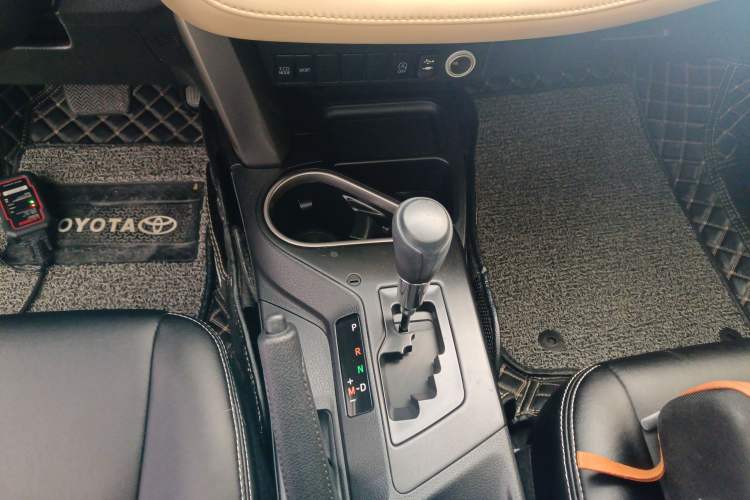 Used Toyota RAV4 2019 2.0L CVT Two-Wheel Drive Pioneer Edition China V Standard
