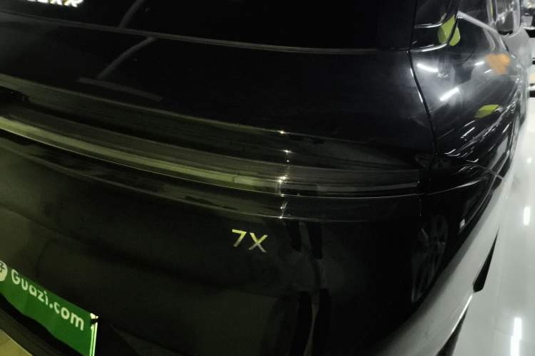 Used Zeekr 7X 2025 100 kWh Long-Range Rear-Wheel Drive with Intelligent Driving Features
