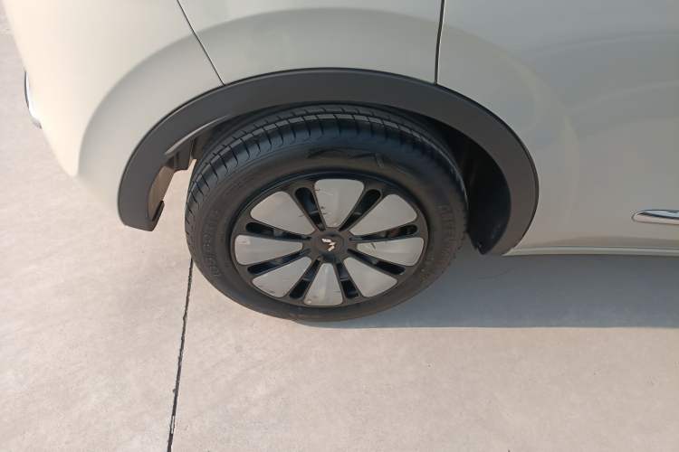 Used Wuling Bingo 2023 333 km Lingxi Connected+ Version
