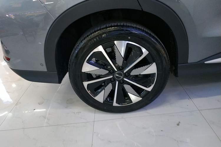 Used BYD Song PLUS New Energy 2025 EV 520km Premium Version
