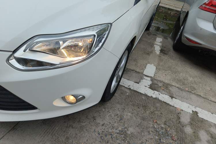 Used Ford Focus 2012 Hatchback 1.6L Automatic Fashion Edition
