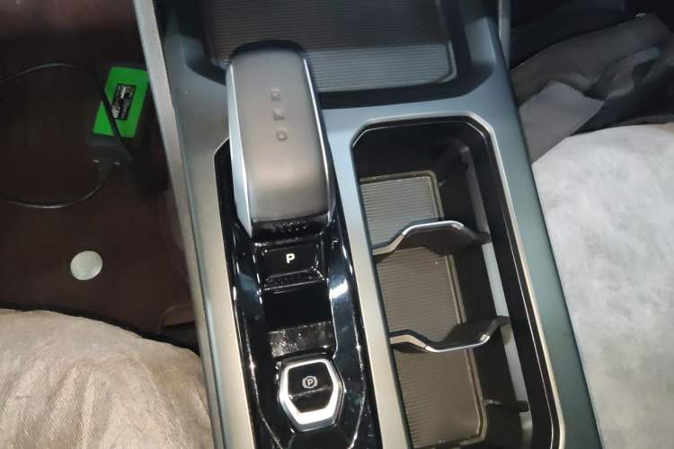 Used Geely Auto Haoyue L 2024 2.0T DCT Prestige Version
