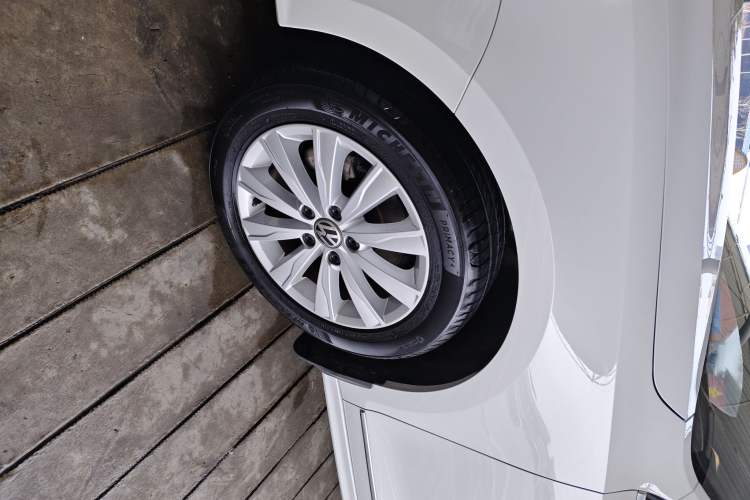 Used Volkswagen Sagitar 2015 1.6L Manual Comfort Model