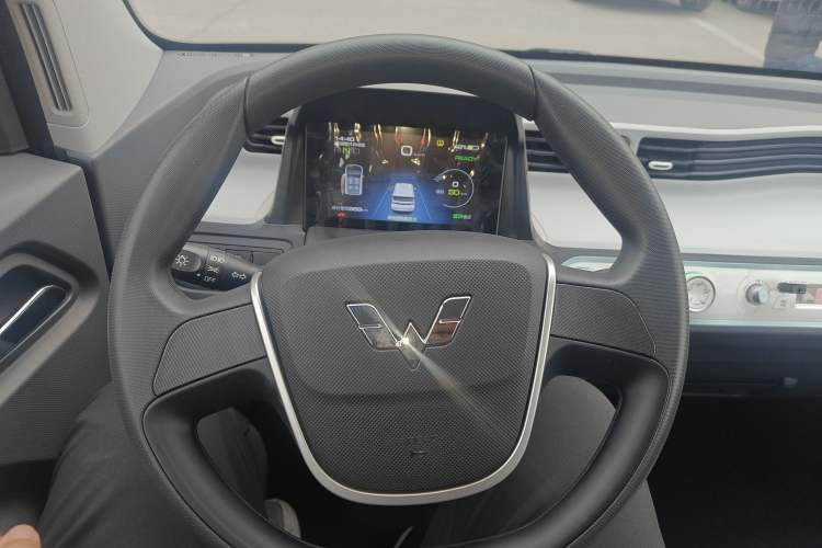 Used Wuling Hongguang MINIEV 2022 Macaron Fashion Model Lithium Iron Phosphate
