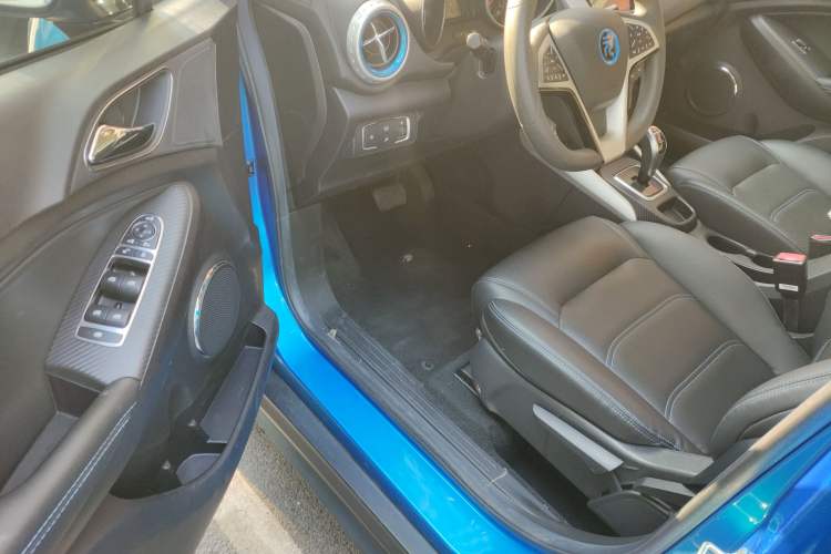 Used BYD Yuan New Energy 2018 EV360 Smart Connected Cool Model