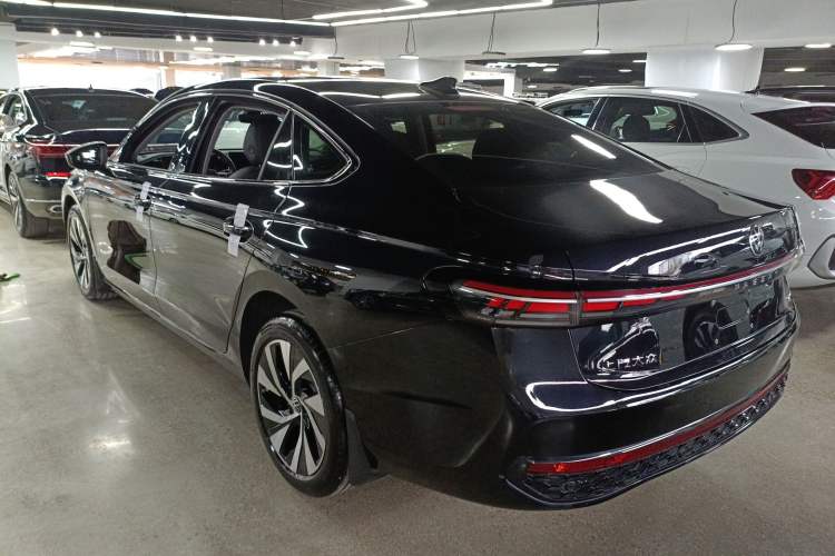 Used Volkswagen Passat 2025 Pro 380TSI Starry Dragon Edition
