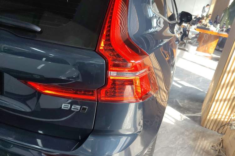 Used Volvo XC60 2022 B5 4x4 Smart Luxury Edition