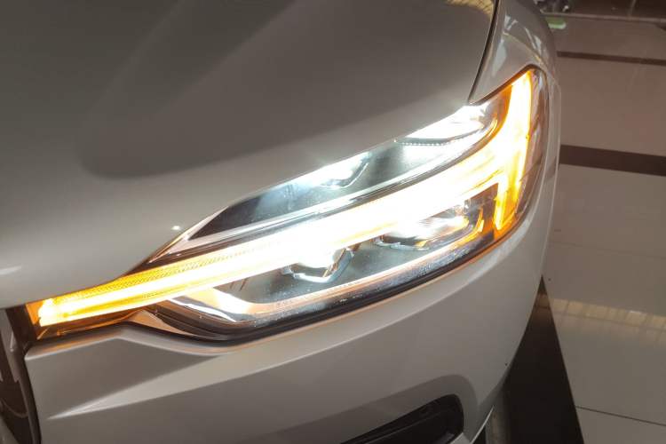 Used Volvo XC60 2019 T5 4x4 Smart Edition China V Standard
