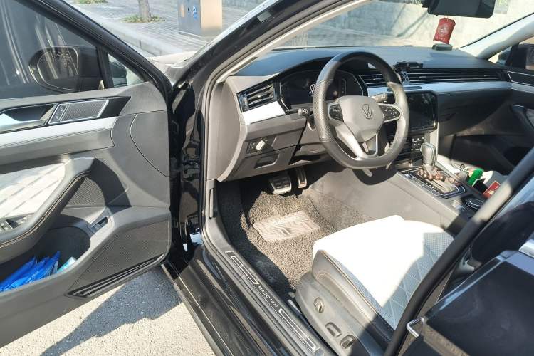 Used Volkswagen Magotan 2023 2 Million Units Commemorative Edition 330TSI DSG Luxury Version
