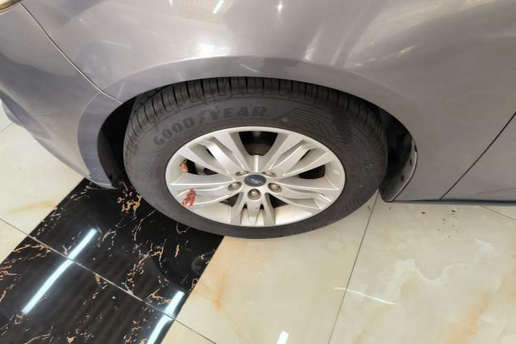 Used Ford Focus 2012 Sedan 1.6L Automatic Comfort Model
