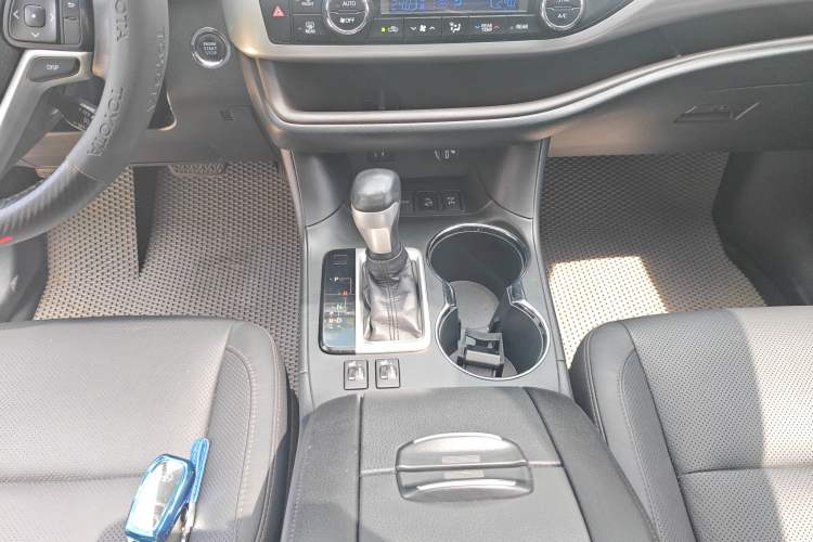 Used Toyota Highlander 2017 2.0T Four-Wheel Drive Luxury Edition 7 Seats
