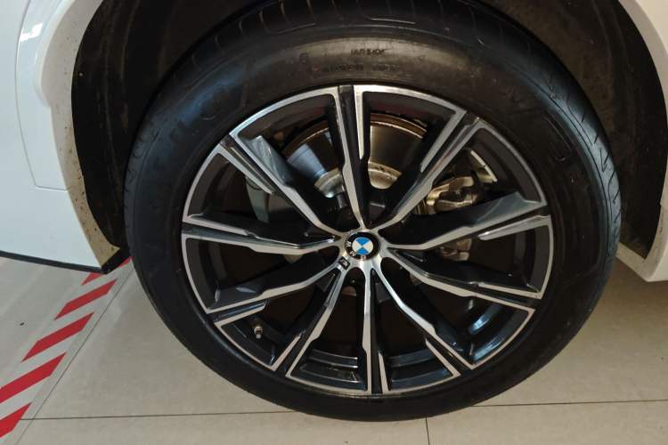 Used BMW X5 2022 Restyled xDrive 30Li Luxury Version M Sport Package