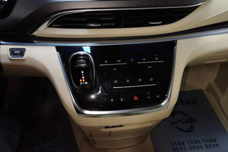 Used Buick GL8 2023 Land Business Class Smart Deluxe Model