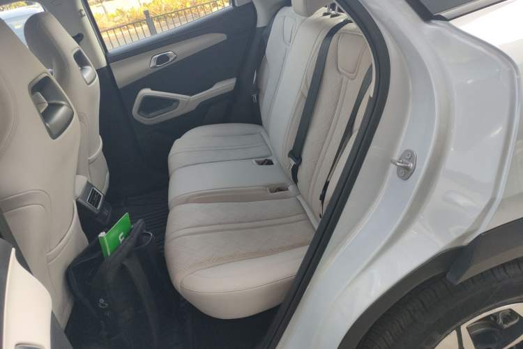 Used BYD Yuan UP 2025 Intelligent Driving Version 401 km Leading Edition